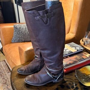 Chic Dark Brown Leather Heeled Boots